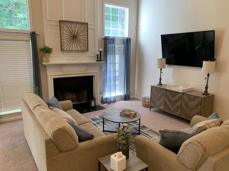 Enjoy This Amazing Home With Porch & Grill Near Dt Woodstock Ngoại thất bức ảnh