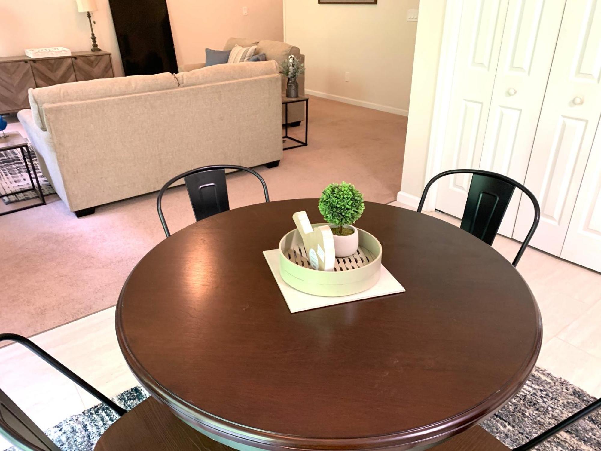 Enjoy This Amazing Home With Porch & Grill Near Dt Woodstock Phòng bức ảnh